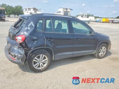 Trzecie zdjęcie samochodu z tyłu: 2017 VOLKSWAGEN TIGUAN S VIN:WVGAV7AX7HK021496 - miniatura
