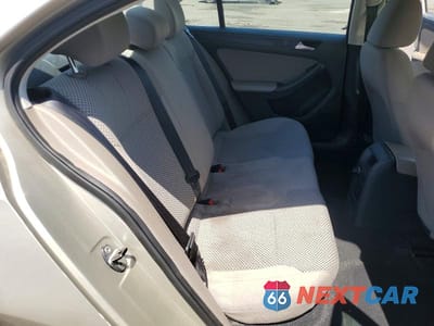 Zdjęcie 10 z 12 samochodu: 2014 VOLKSWAGEN JETTA BASE VIN:3VW2K7AJ2EM298815 - miniatura