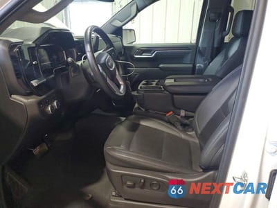 Zdjęcie 7 z 12 samochodu: 2025 GMC SIERRA K1500 SLT VIN:1GTUUDED4SZ284224 - miniatura