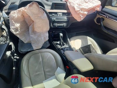 Zdjęcie 8 z 12 samochodu: 2016 BMW X1 XDRIVE28I VIN:WBXHT3C3XGP885488 - miniatura