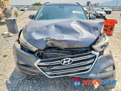 Piąte zdjęcie samochodu w środku: 2016 HYUNDAI TUCSON LIMITED VIN:KM8J33A29GU180672 - miniatura