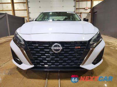 Piąte zdjęcie samochodu w środku: 2023 NISSAN ALTIMA SR VIN:1N4BL4CV9PN365505 - miniatura