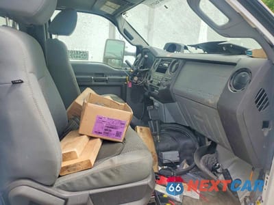 Piąte zdjęcie samochodu w środku: 2011 FORD F450 SUPER DUTY VIN:1FDUF4GY5BEA31636 - miniatura