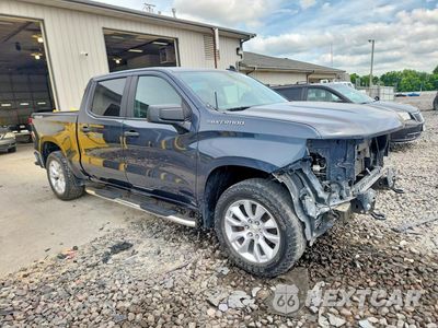 Czwarte zdjęcie samochodu z boku: 2020 CHEVROLET SILVERADO K1500 CUSTOM VIN:1GCUYBEF2LZ239228 - miniatura