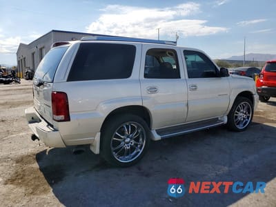 Trzecie zdjęcie samochodu z tyłu: 2002 CADILLAC ESCALADE LUXURY VIN:1GYEK63N22R111748 - miniatura