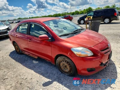 Czwarte zdjęcie samochodu z boku: 2008 TOYOTA YARIS BASE VIN:JTDBT923481225698 - miniatura