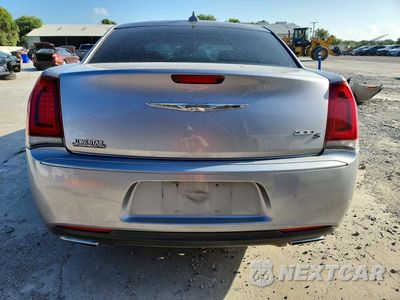 Zdjęcie 6 z 12 samochodu: 2015 CHRYSLER 300 S VIN:2C3CCABGXFH807770 - miniatura