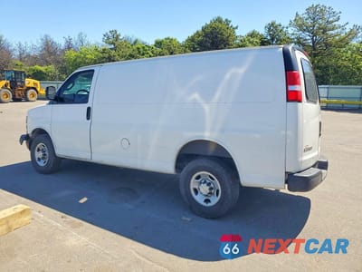 Drugie zdjęcie samochodu z przodu: 2018 CHEVROLET EXPRESS 2500 CARGO DELIVERY VAN VIN:1GCWGAFP4J1344555 - miniatura