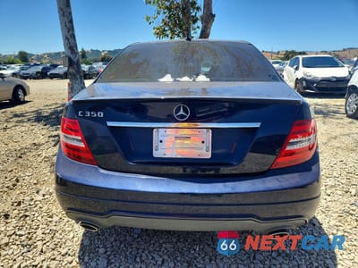 Zdjęcie 6 z 12 samochodu: 2013 MERCEDES-BENZ C 350 VIN:WDDGF5HB4DG105109 - miniatura