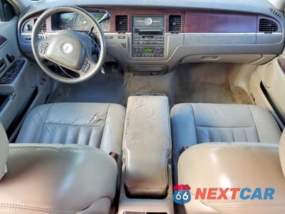 Zdjęcie 8 z 13 samochodu: 2004 LINCOLN TOWN CAR SIGNATURE VIN:1LNHM81W24Y671200 - miniatura
