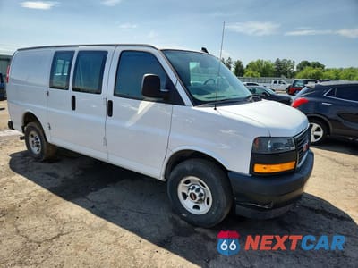 Czwarte zdjęcie samochodu z boku: 2023 GMC SAVANA G3500 VIN:1GTZ7GFPXP1143929 - miniatura