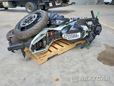 Zdjęcie 6 z 8 samochodu: 2022 KAWASAKI EX650 M VIN:ML5EXEM16NDA65496 - miniatura