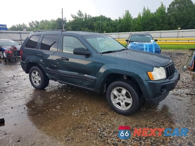 Czwarte zdjęcie samochodu z boku: 2005 JEEP GRAND CHEROKEE LAREDO VIN:1J4GS48K05C633152 - miniatura