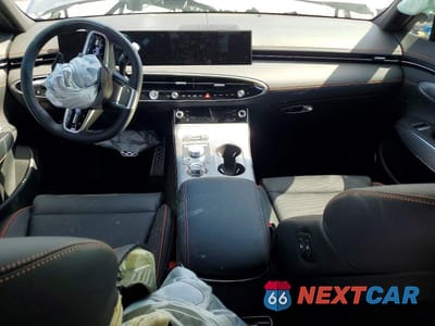 Zdjęcie 8 z 14 samochodu: 2026 GENESIS GV70 SPORT PRESTIGE VIN:5NMMFDTB1TH060538 - miniatura