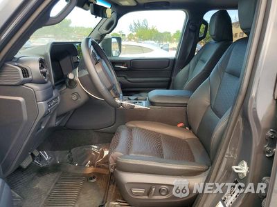 Zdjęcie 7 z 13 samochodu: 2025 TOYOTA LAND CRUISER BASE VIN:JTEABFAJ7S5011409 - miniatura
