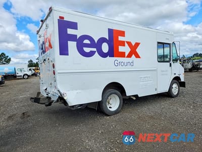 Trzecie zdjęcie samochodu z tyłu: 2008 FREIGHTLINER CHASSIS M LINE WALK-IN VAN VIN:4UZAAPDU68CZ43278 - miniatura