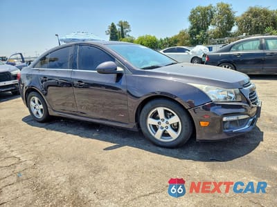 Czwarte zdjęcie samochodu z boku: 2015 CHEVROLET CRUZE LT VIN:1G1PC5SB6F7297947 - miniatura