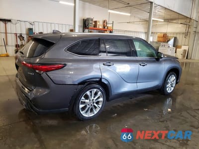 Trzecie zdjęcie samochodu z tyłu: 2023 TOYOTA HIGHLANDER HYBRID LIMITED VIN:5TDXBRCH0PS109323 - miniatura