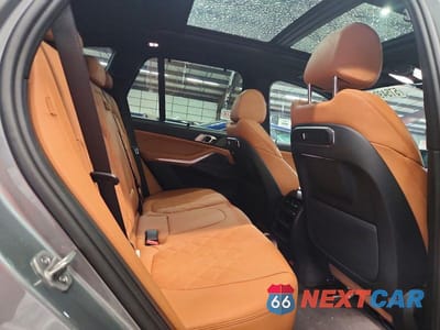 Zdjęcie 11 z 13 samochodu: 2026 BMW X5 XDRIVE50E VIN:5UX43EU01T9291753 - miniatura
