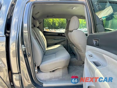 Zdjęcie 6 z 10 samochodu: 2010 TOYOTA TACOMA DOUBLE CAB VIN:5TELU4EN4AZ695193 - miniatura