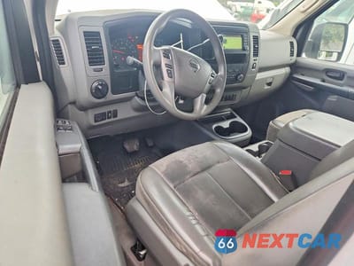 Zdjęcie 8 z 13 samochodu: 2019 NISSAN NV 2500 HD S VIN:1N6BF0KYXKN801547 - miniatura