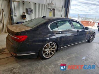 Trzecie zdjęcie samochodu z tyłu: 2016 BMW 750 XI VIN:WBA7F2C51GG419523 - miniatura