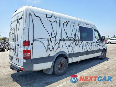 Trzecie zdjęcie samochodu z tyłu: 2017 MERCEDES-BENZ SPRINTER 3500 DELIVERY VAN VIN:WD3PF1CD7HP547748 - miniatura