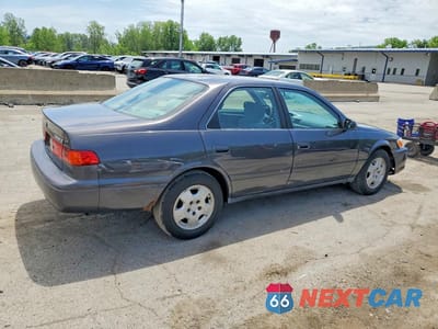 Trzecie zdjęcie samochodu z tyłu: 2000 TOYOTA CAMRY LE VIN:JT2BG22K7Y0442762 - miniatura