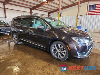 Czwarte zdjęcie samochodu z boku: 2017 CHRYSLER PACIFICA LIMITED VIN:2C4RC1GG1HR608490 - miniatura