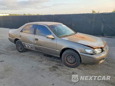 Czwarte zdjęcie samochodu z boku: 1999 TOYOTA CAMRY LE VIN:4T1BG28KXXU491830 - miniatura