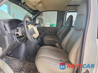 Zdjęcie 7 z 13 samochodu: 2003 GMC SAVANA G3500 DELIVERY VAN VIN:1GTHG35U431221322 - miniatura