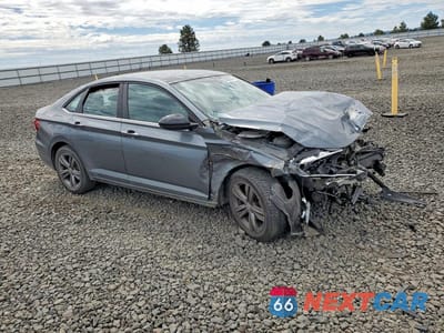 Czwarte zdjęcie samochodu z boku: 2019 VOLKSWAGEN JETTA S VIN:3VWC57BU6KM026039 - miniatura