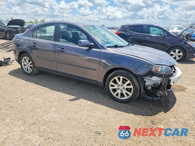 Czwarte zdjęcie samochodu z boku: 2008 MAZDA 3 I VIN:JM1BK32F381864245 - miniatura
