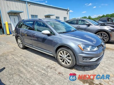 Czwarte zdjęcie samochodu z boku: 2017 VOLKSWAGEN GOLF VIN:3VWH17AU2HM531829 - miniatura