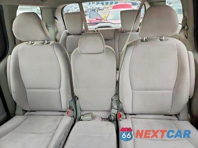 Zdjęcie 10 z 13 samochodu: 2017 KIA SEDONA LX VIN:KNDMB5C19H6242372 - miniatura