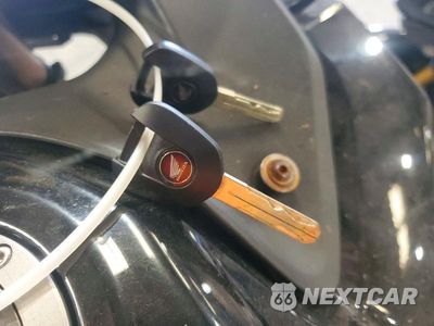 Zdjęcie 8 z 9 samochodu: 2021 HONDA CRF1100 A4 VIN:JH2SD1026MK100268 - miniatura