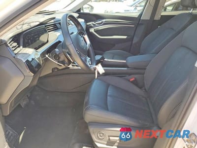 Zdjęcie 7 z 14 samochodu: 2021 AUDI E-TRON PREMIUM VIN:WA1AAAGE4MB022841 - miniatura