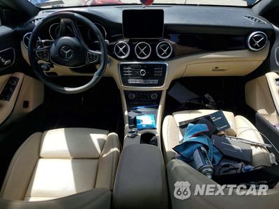 Zdjęcie 8 z 13 samochodu: 2018 MERCEDES-BENZ CLA 250 4MATIC VIN:WDDSJ4GB9JN521684 - miniatura