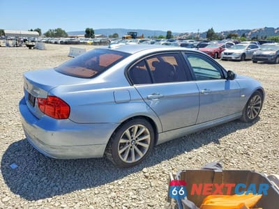 Trzecie zdjęcie samochodu z tyłu: 2011 BMW 328 I SULEV VIN:WBAPH5C56BA441945 - miniatura