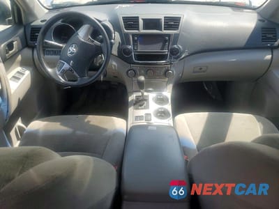 Zdjęcie 8 z 13 samochodu: 2013 TOYOTA HIGHLANDER PLUS VIN:5TDZK3EH5DS131820 - miniatura