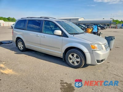 Czwarte zdjęcie samochodu z boku: 2010 DODGE GRAND CARAVAN SXT VIN:2D4RN5D14AR174544 - miniatura