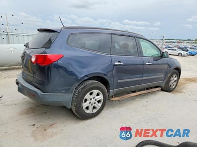 Trzecie zdjęcie samochodu z tyłu: 2012 CHEVROLET TRAVERSE LS VIN:1GNKREED8CJ134283 - miniatura