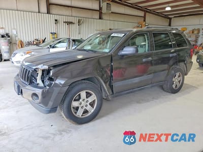 2005 JEEP GRAND CHEROKEE LAREDO 1J4GR48K95C538035 - główne zdjęcie licytacji z USA - miniatura