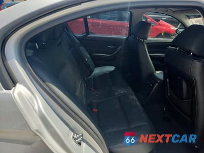 Zdjęcie 10 z 13 samochodu: 2006 BMW 325 I VIN:WBAVB13516PT26464 - miniatura
