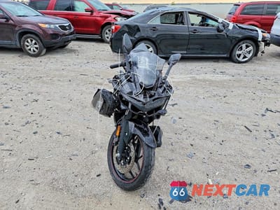 Drugie zdjęcie samochodu z przodu: 2015 YAMAHA YZFR3 VIN:MH3RH06Y1FK009138 - miniatura