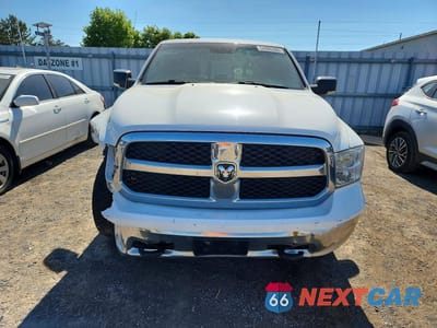 Piąte zdjęcie samochodu w środku: 2017 RAM 1500 SLT VIN:1C6RR7LT7HS722326 - miniatura