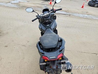 Zdjęcie 6 z 8 samochodu: 2025 HONDA ADV160 A VIN:MLHKF5456S5101329 - miniatura