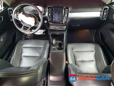 Zdjęcie 8 z 13 samochodu: 2020 VOLVO XC40 T4 MOMENTUM VIN:YV4AC2HK1L2257543 - miniatura