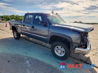 Czwarte zdjęcie samochodu z boku: 2006 CHEVROLET SILVERADO K2500 HEAVY DUTY VIN:1GCHK23D86F215669 - miniatura