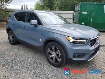 Czwarte zdjęcie samochodu z boku: 2020 VOLVO XC40 T5 INSCRIPTION VIN:YV4162UL3L2171480 - miniatura
